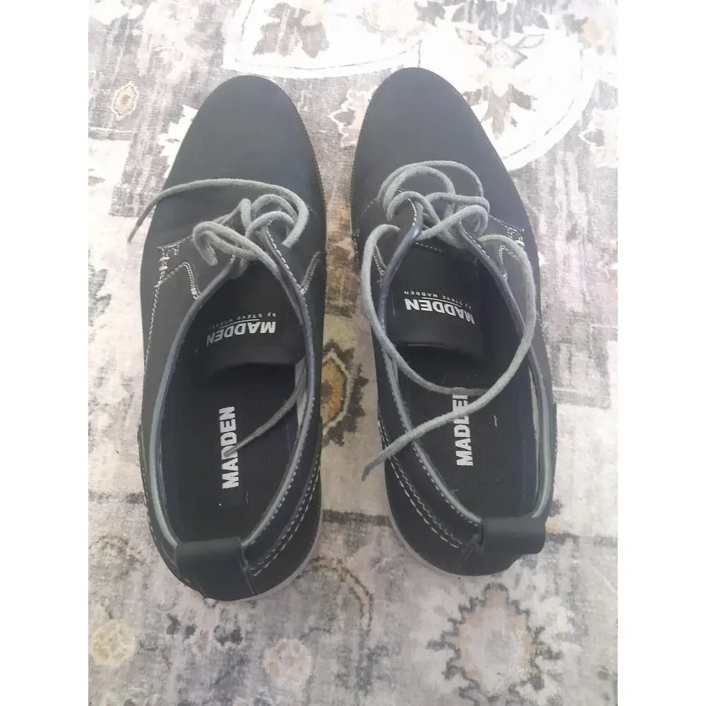Black canvas oxford casual shoes by Madden by Steve Madden Size 8